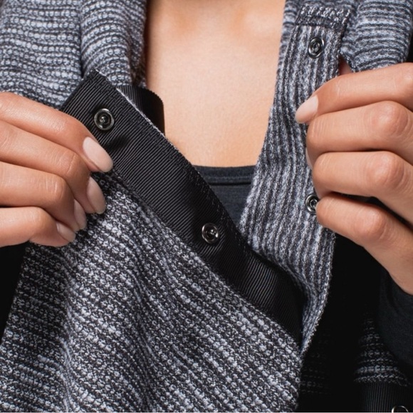 Lululemon Vinyasa Scarf (Circle or Regular scarf) - Picture 3 of 4